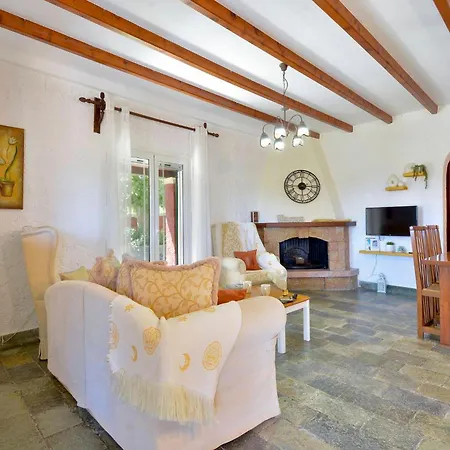 Pavlos Sofia فيلة Halikounas